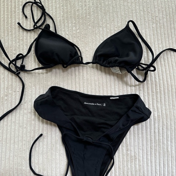 Two piece Abercrombie and fitch swimsuit - XS - Picture 4 of 4